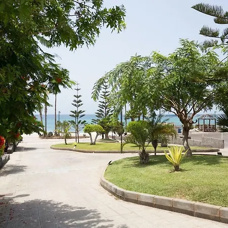 138 Los Angeles, Los Cristianos Close To The Ocean